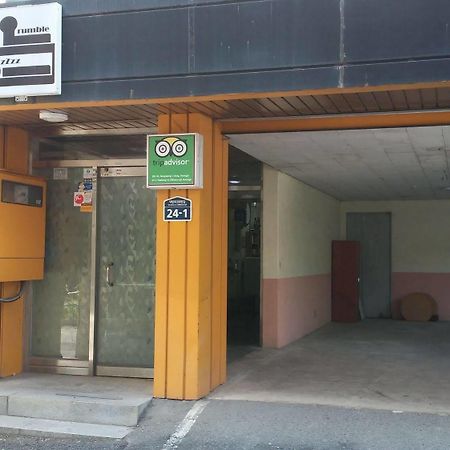 Oxbloodk Hostel Gwangju Metropolitan City Bagian luar foto