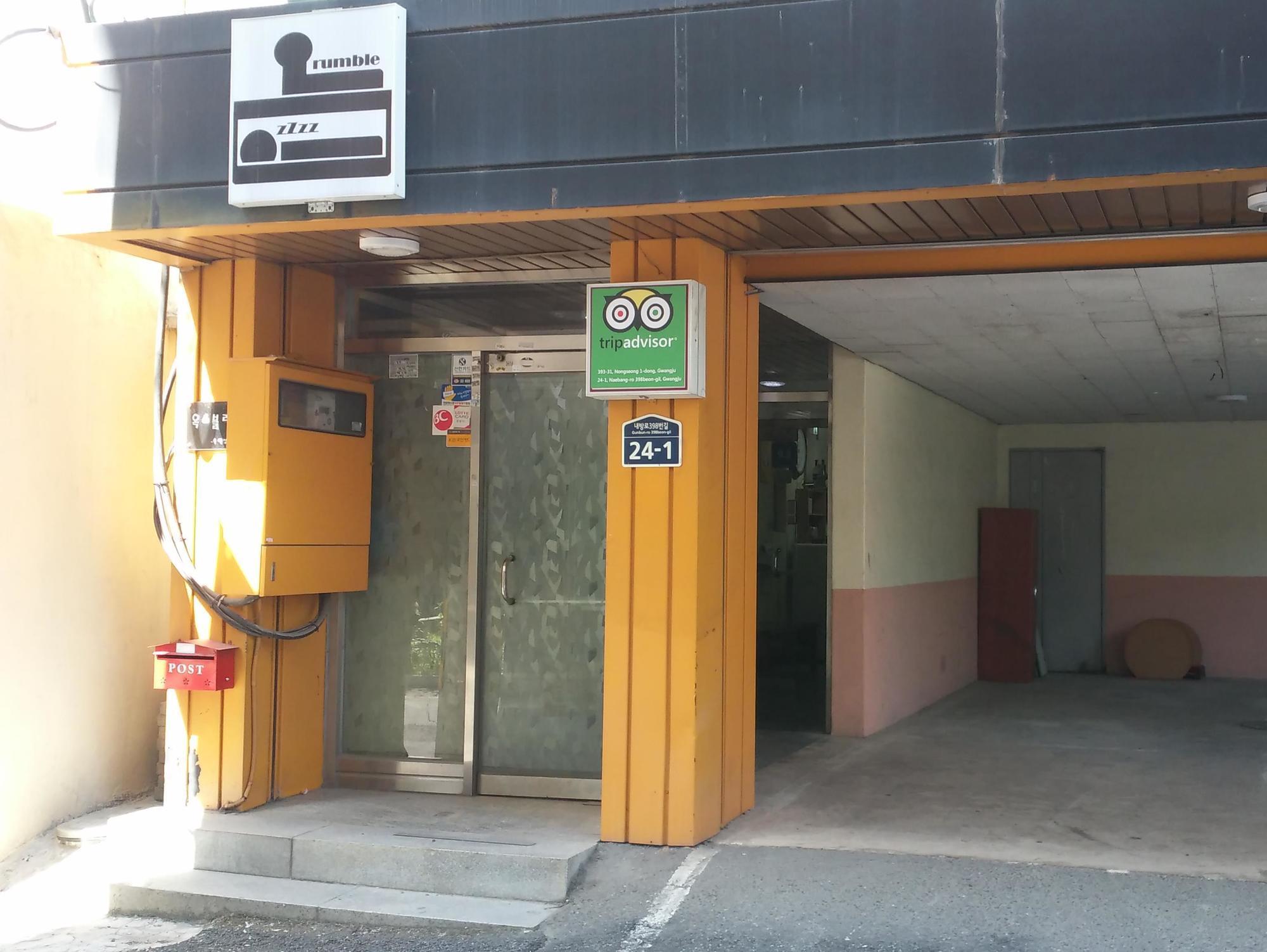 Oxbloodk Hostel Gwangju Metropolitan City Bagian luar foto