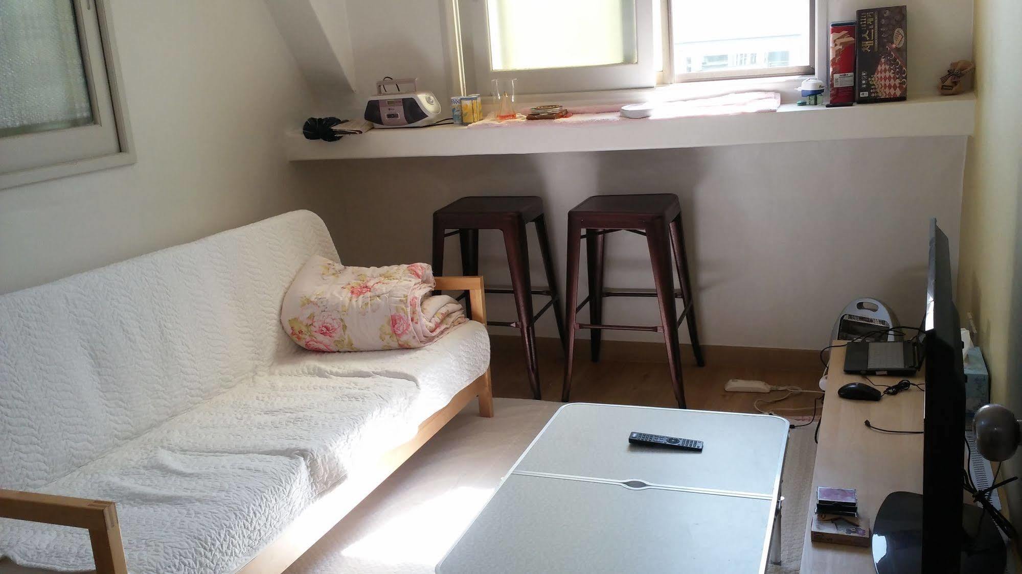 Oxbloodk Hostel Gwangju Metropolitan City Bagian luar foto