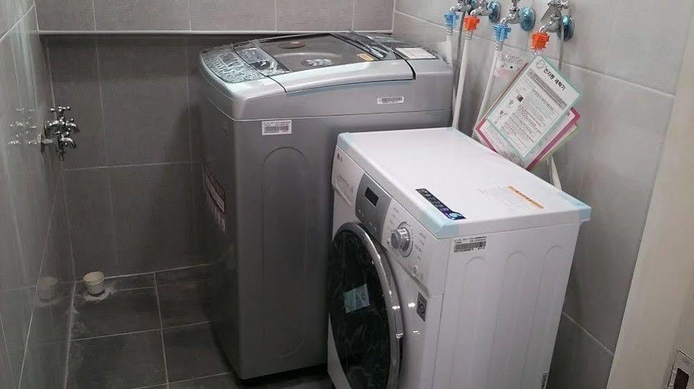 Oxbloodk Hostel Gwangju Metropolitan City Bagian luar foto