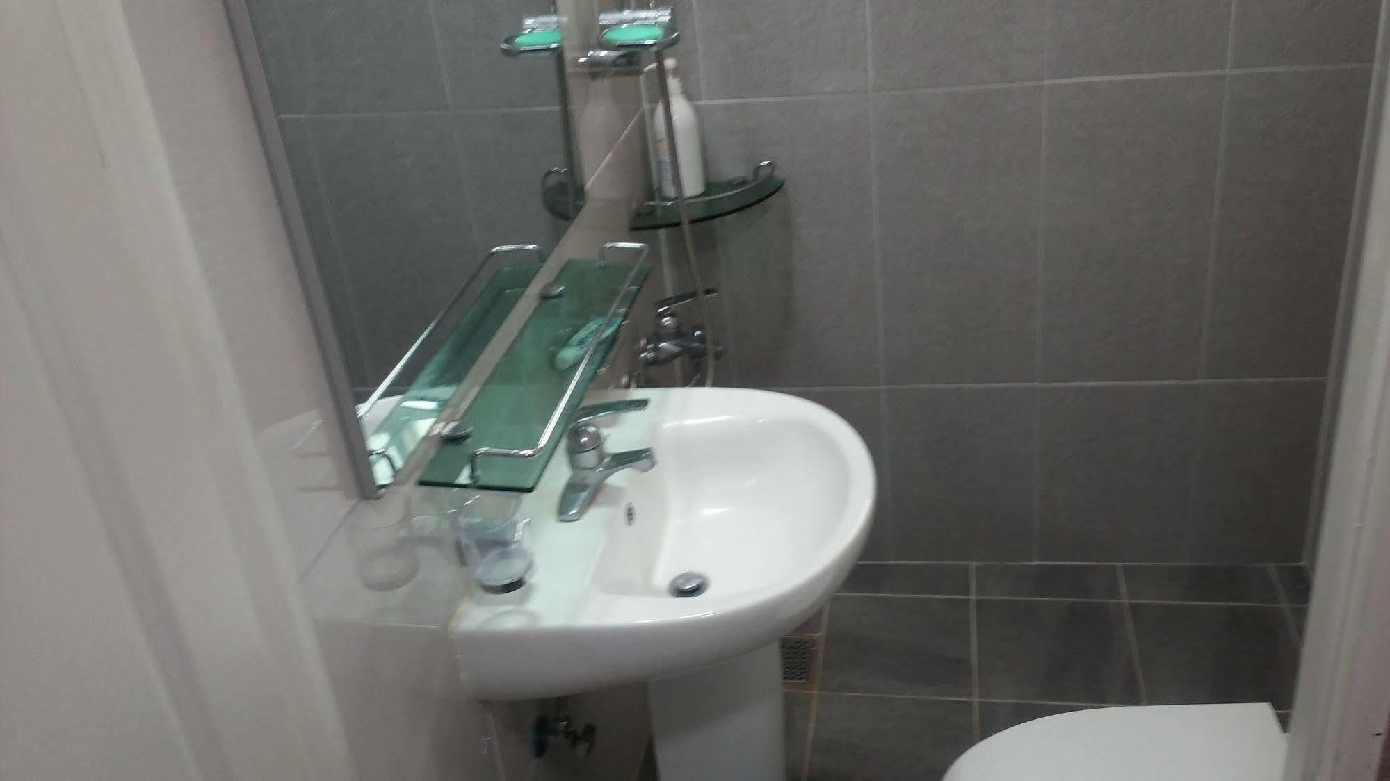 Oxbloodk Hostel Gwangju Metropolitan City Bagian luar foto