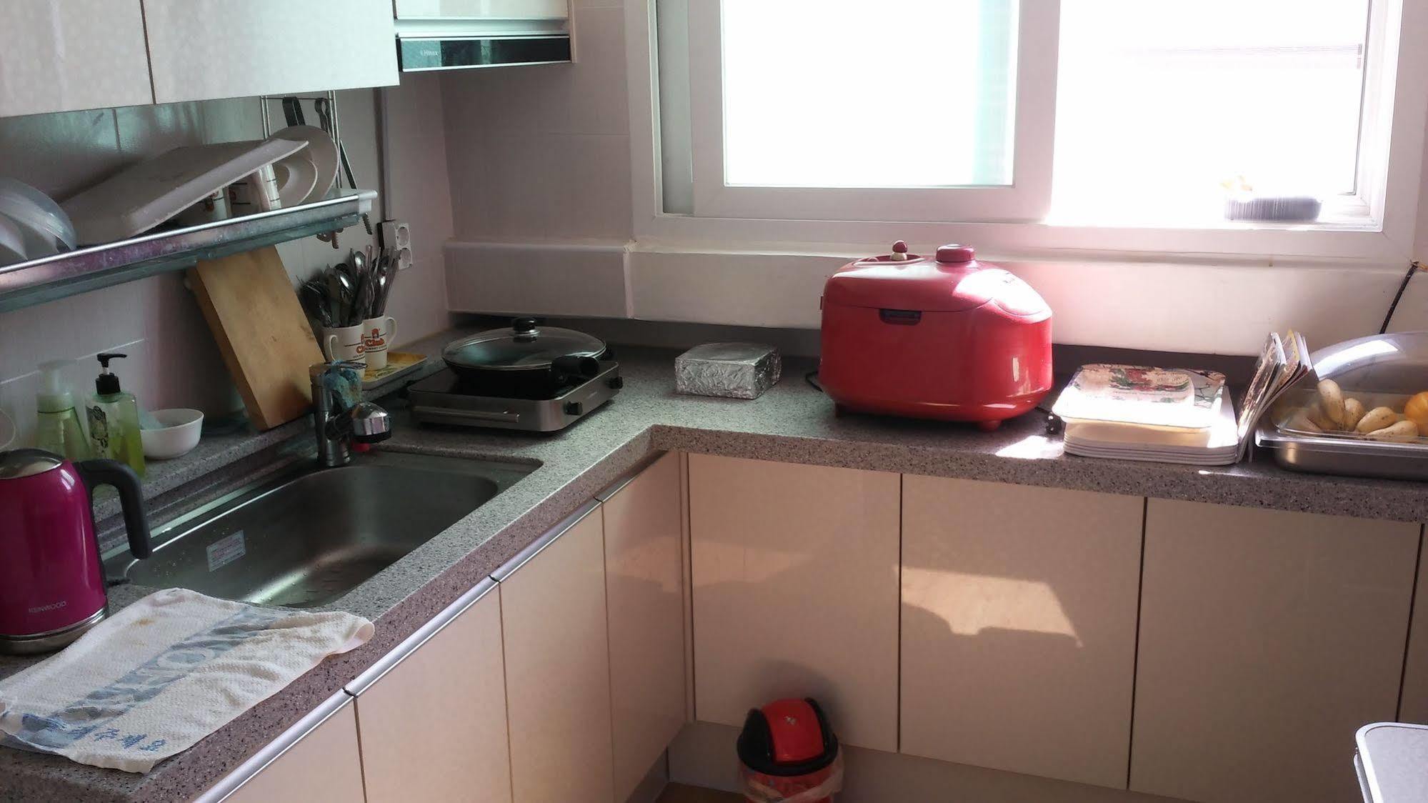 Oxbloodk Hostel Gwangju Metropolitan City Bagian luar foto