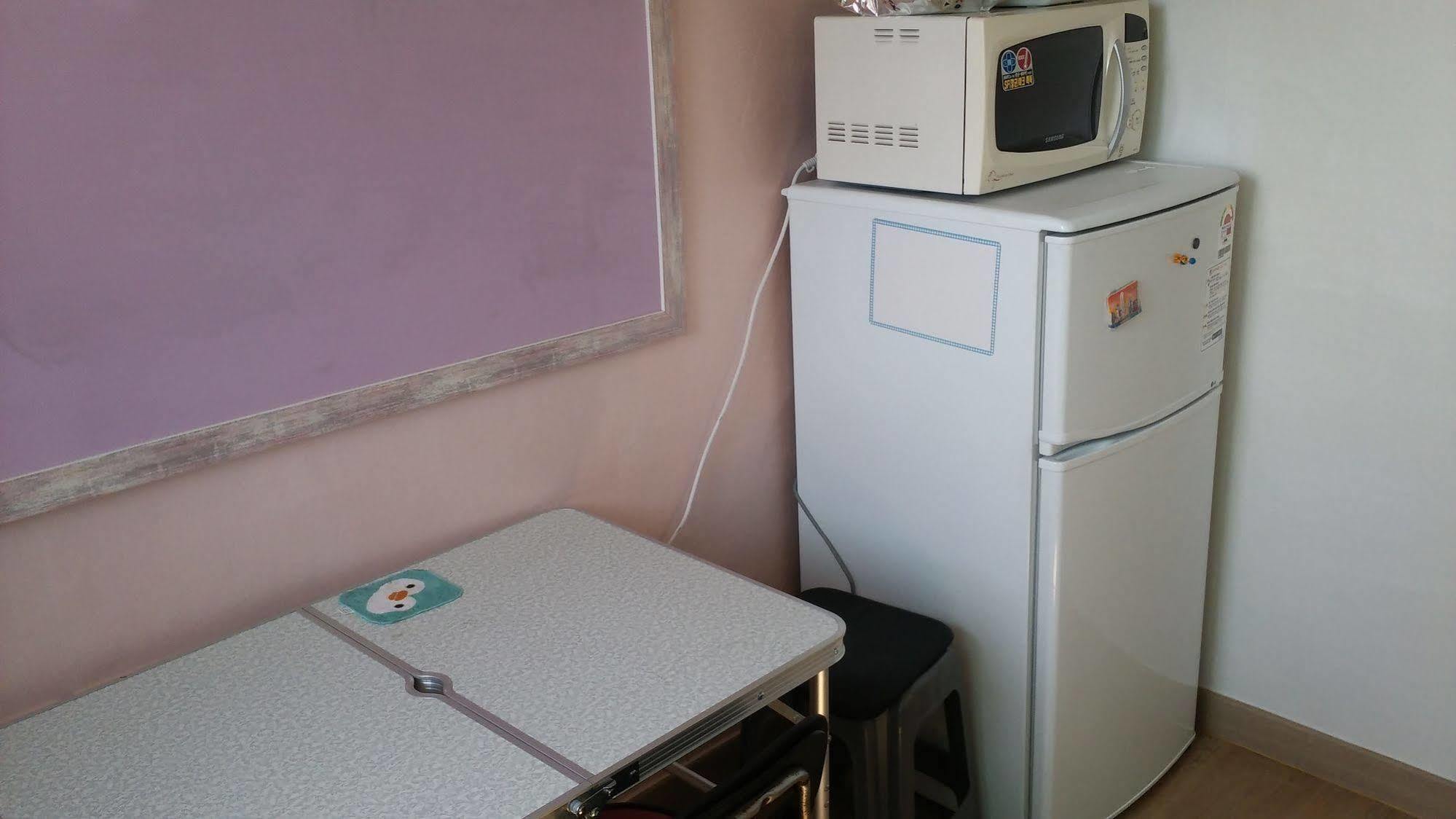 Oxbloodk Hostel Gwangju Metropolitan City Bagian luar foto